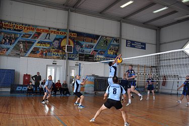 Афганцы и воины-интернационалисты сразились на волейбольной площадке